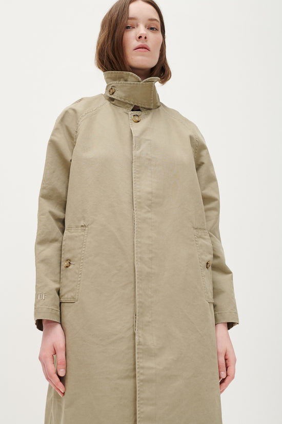 Bf designed by beatriz furest GABARDINA MATHIEU En oferta