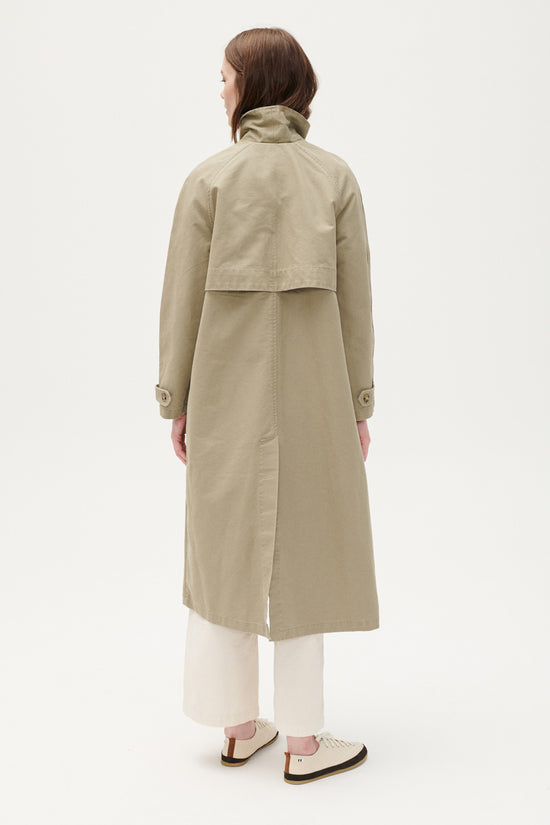 Bf designed by beatriz furest GABARDINA MATHIEU En oferta