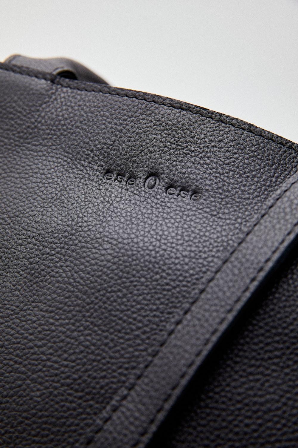 Eseoese BOLSO CAPAZO LEATHER En oferta