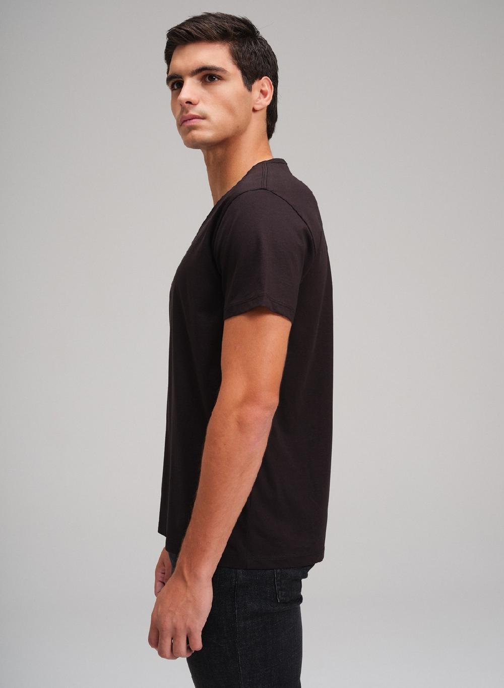 Etiqueta negra Remera luxury cuello V Liquidación