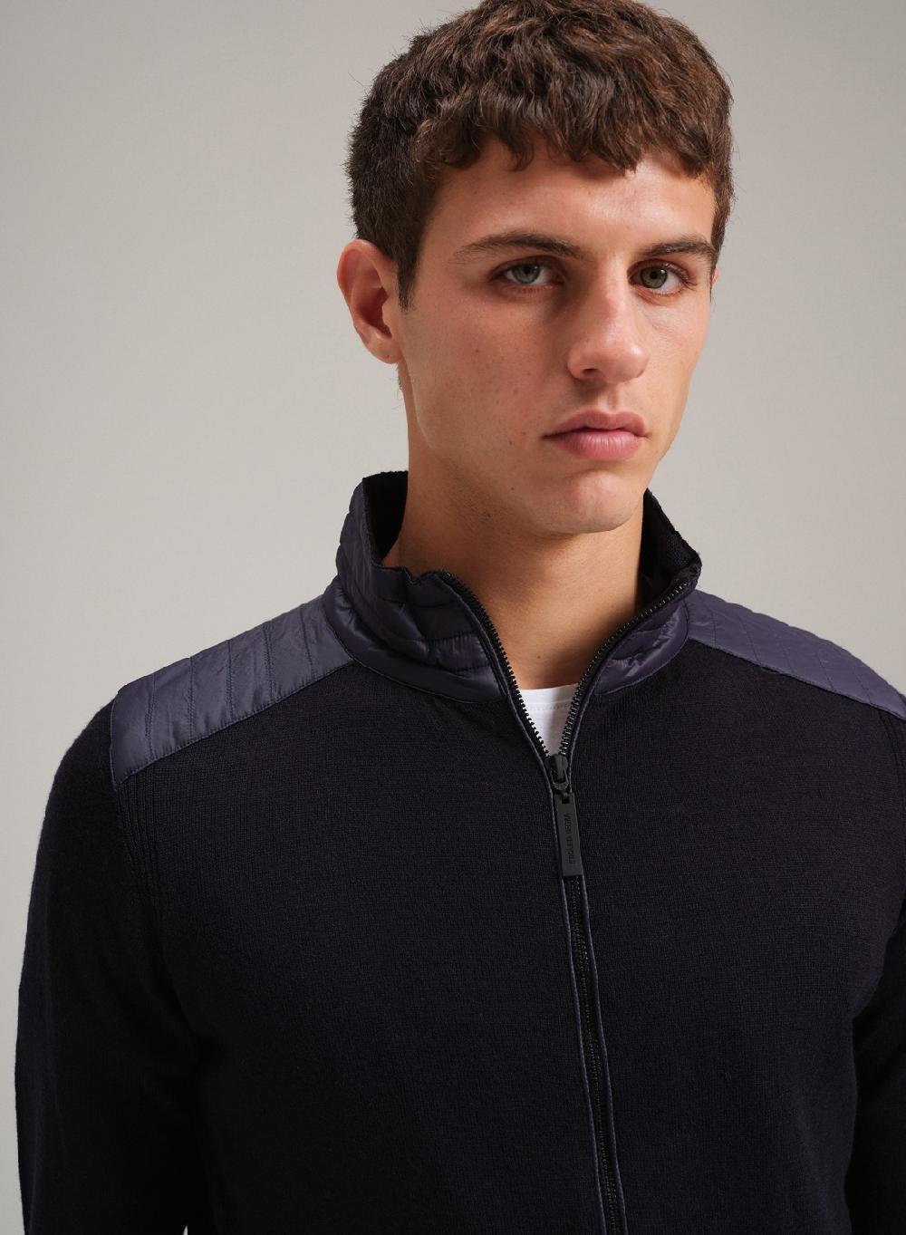 Etiqueta negra Campera con cierre hombreras merino Rebajas