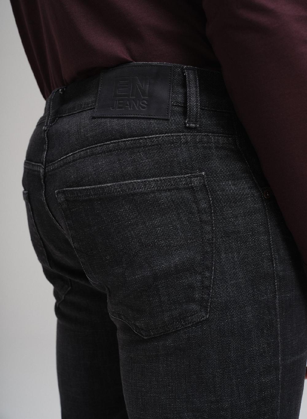 Etiqueta negra Pantalon denim original En oferta