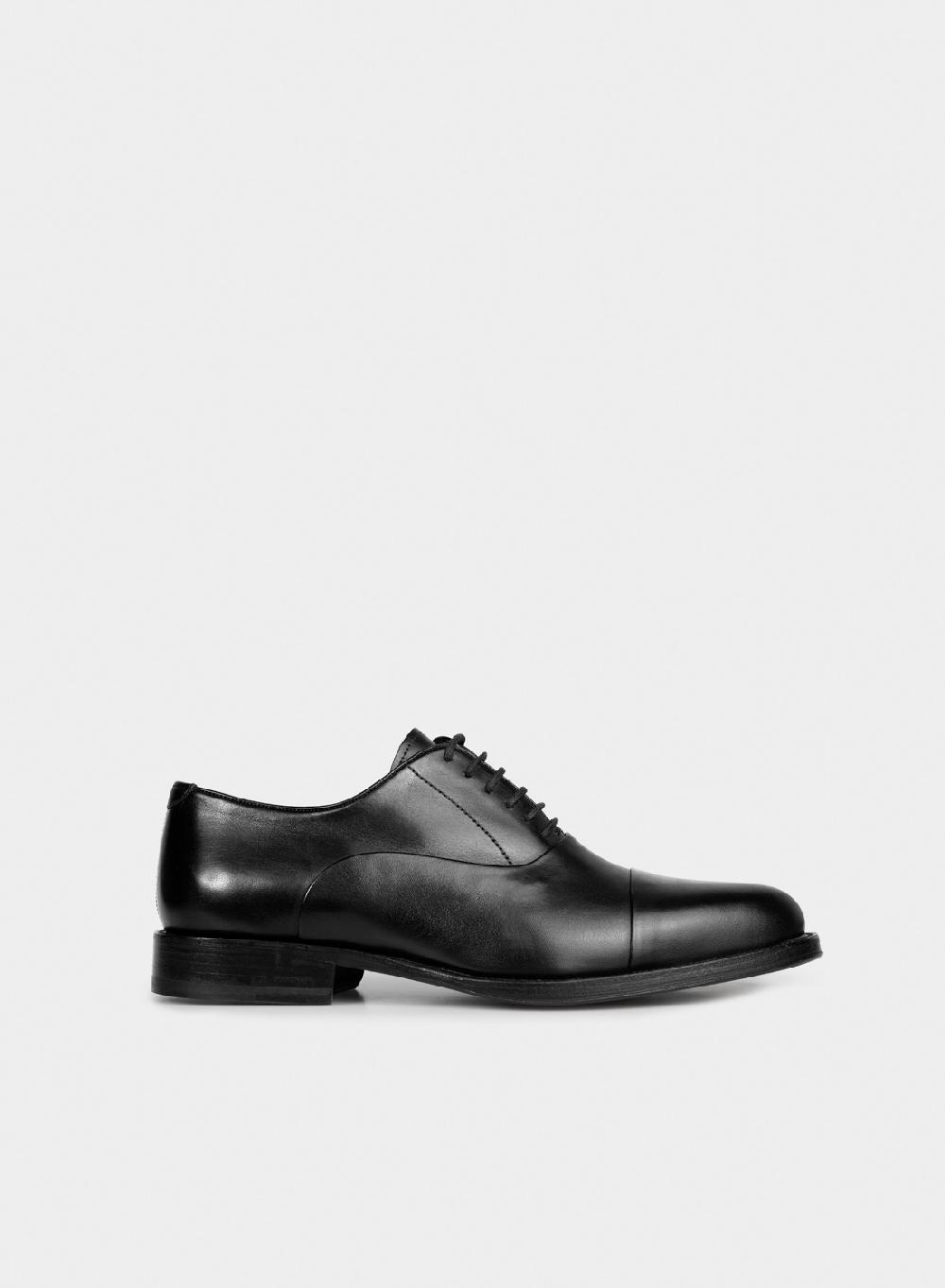 Etiqueta negra Zapato acordonado recorte y puntera