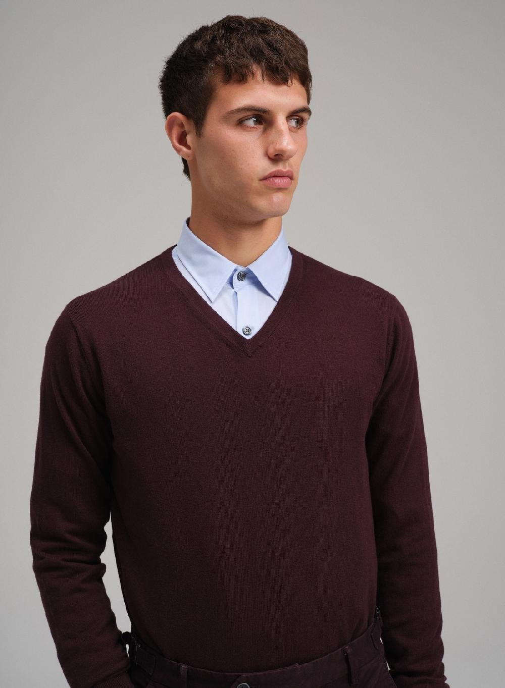Etiqueta negra Sweater cuello V algodon cashmere ÚLTIMAS EDICIONES