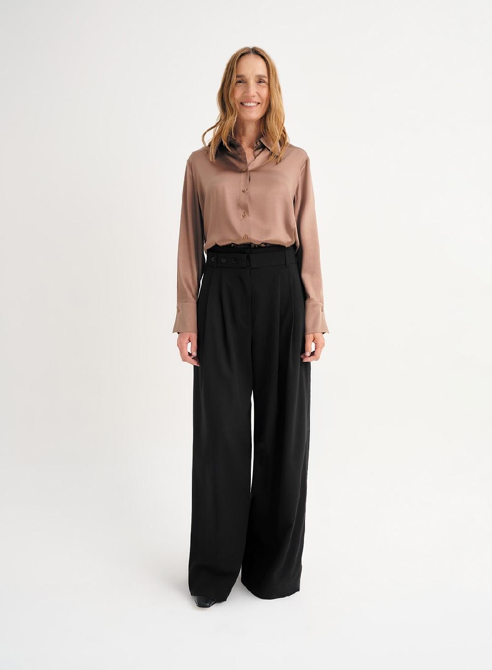 Etiqueta negra Camisa cuello seda Grandes ahorros