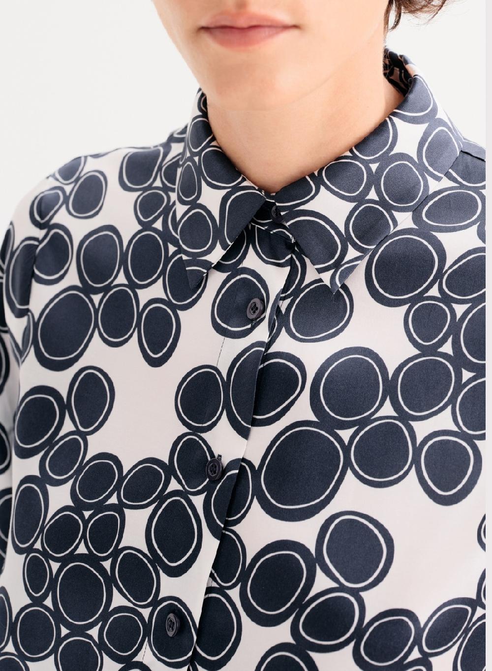 Etiqueta negra Camisa clasica seda estampada 2025