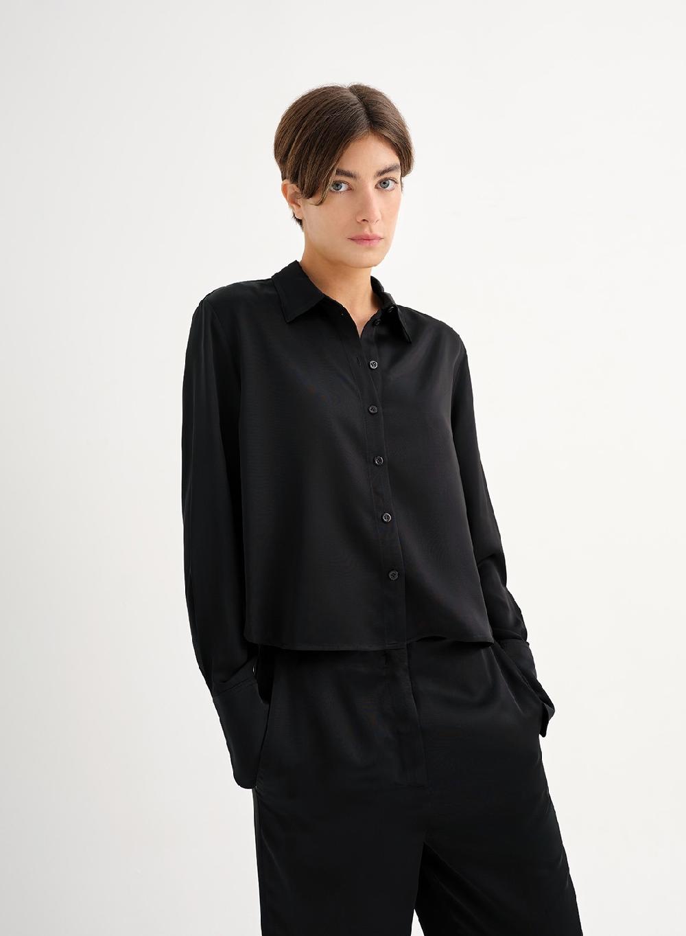Etiqueta negra Camisa clasica saten liviano Outlet online