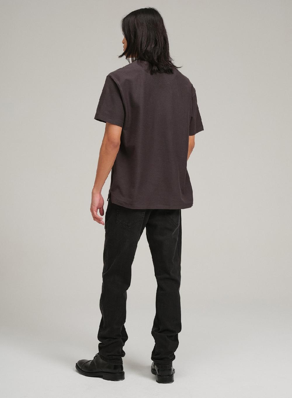 Etiqueta negra Remera cuello U french terry liviano Última moda