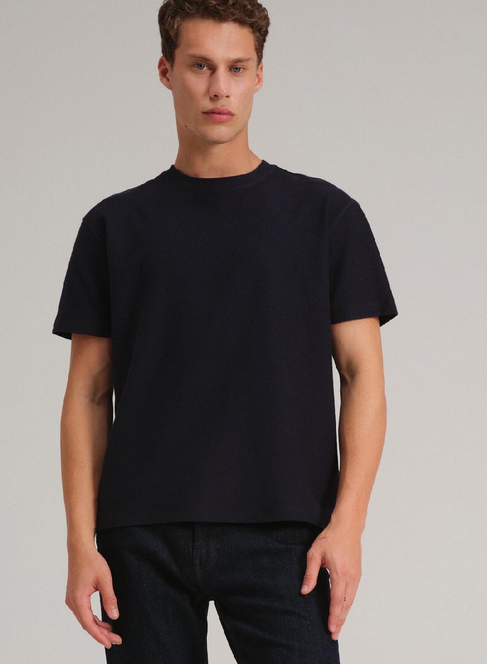 Etiqueta negra Remera cuello U french terry liviano Descuento por venta flash