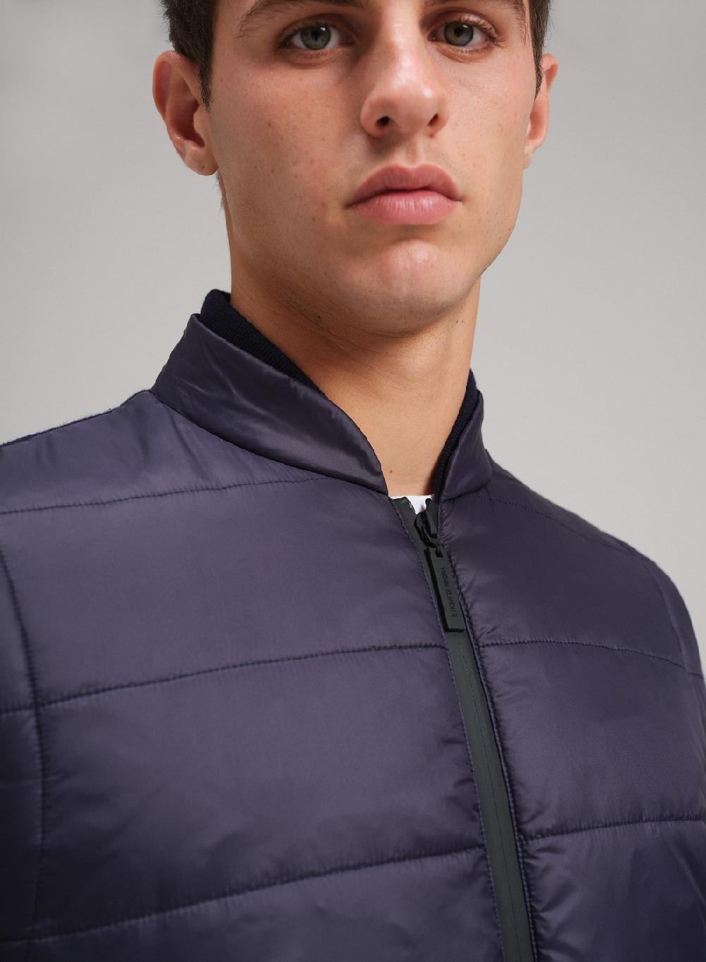 Etiqueta negra Campera cierres engomados combinada nylon Tienda