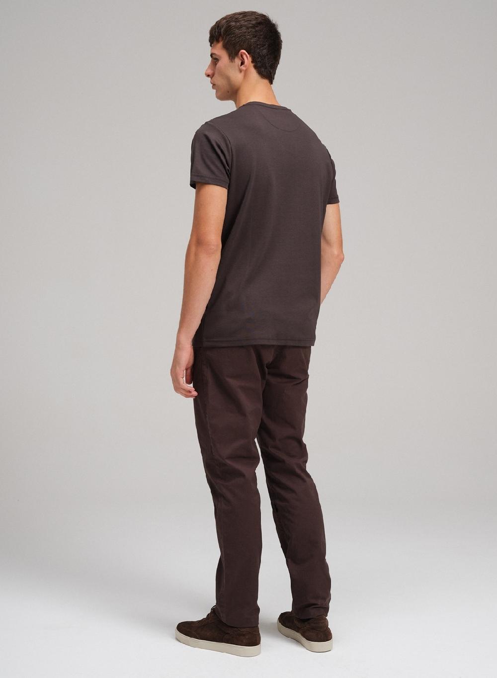 Etiqueta negra Remera cuello U liquid cotton Último día