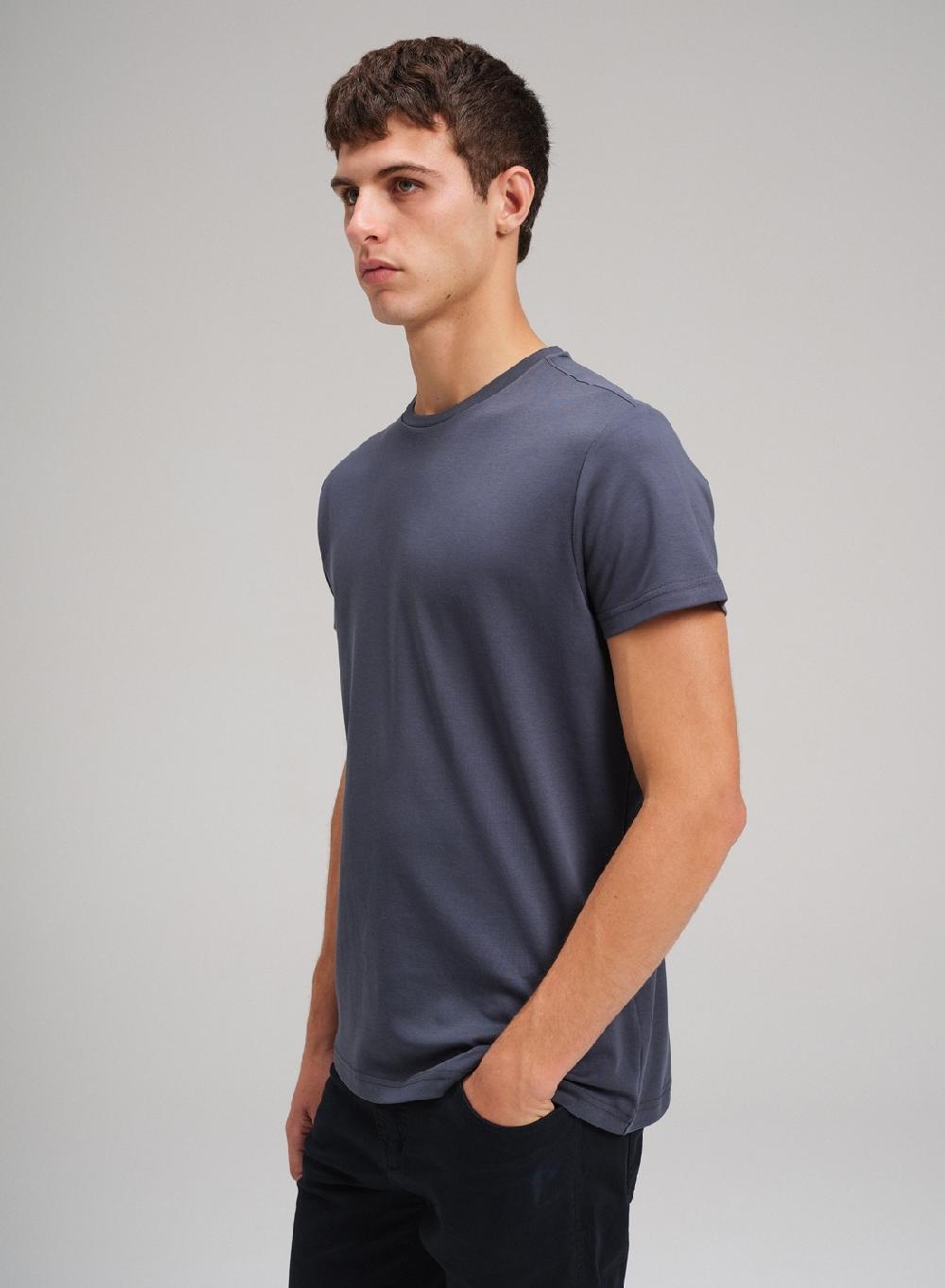 Etiqueta negra Remera cuello U liquid cotton Precio de fábrica