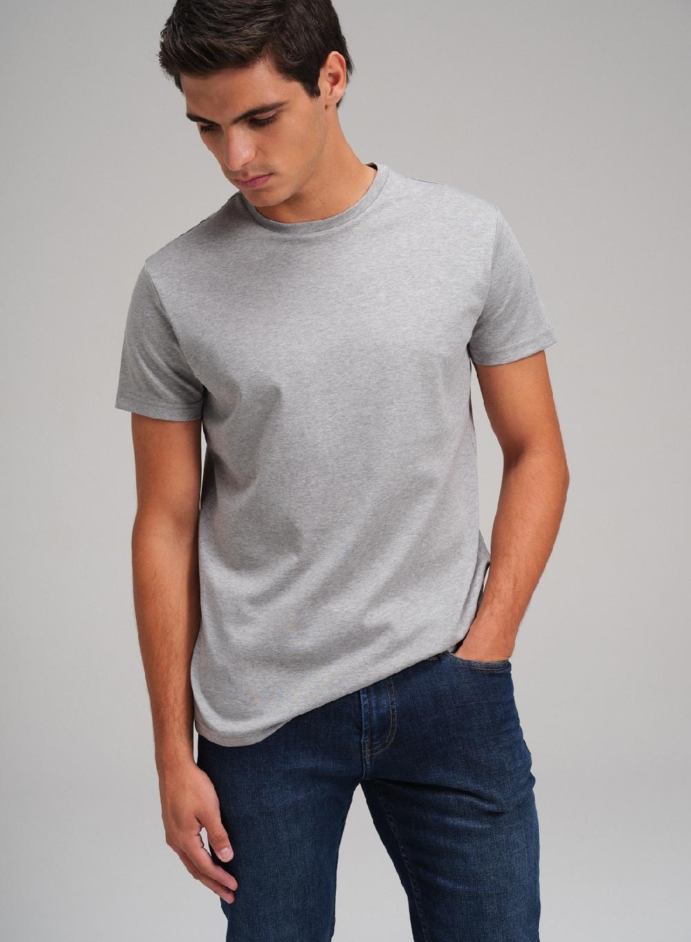 Etiqueta negra Remera cuello U liquid cotton Solo hoy
