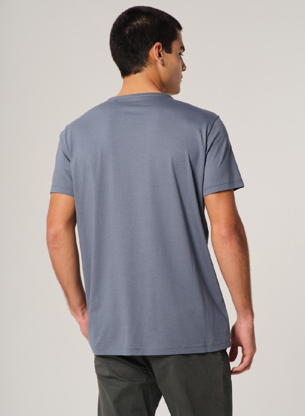 Etiqueta negra Remera luxury cuello U Liquidación