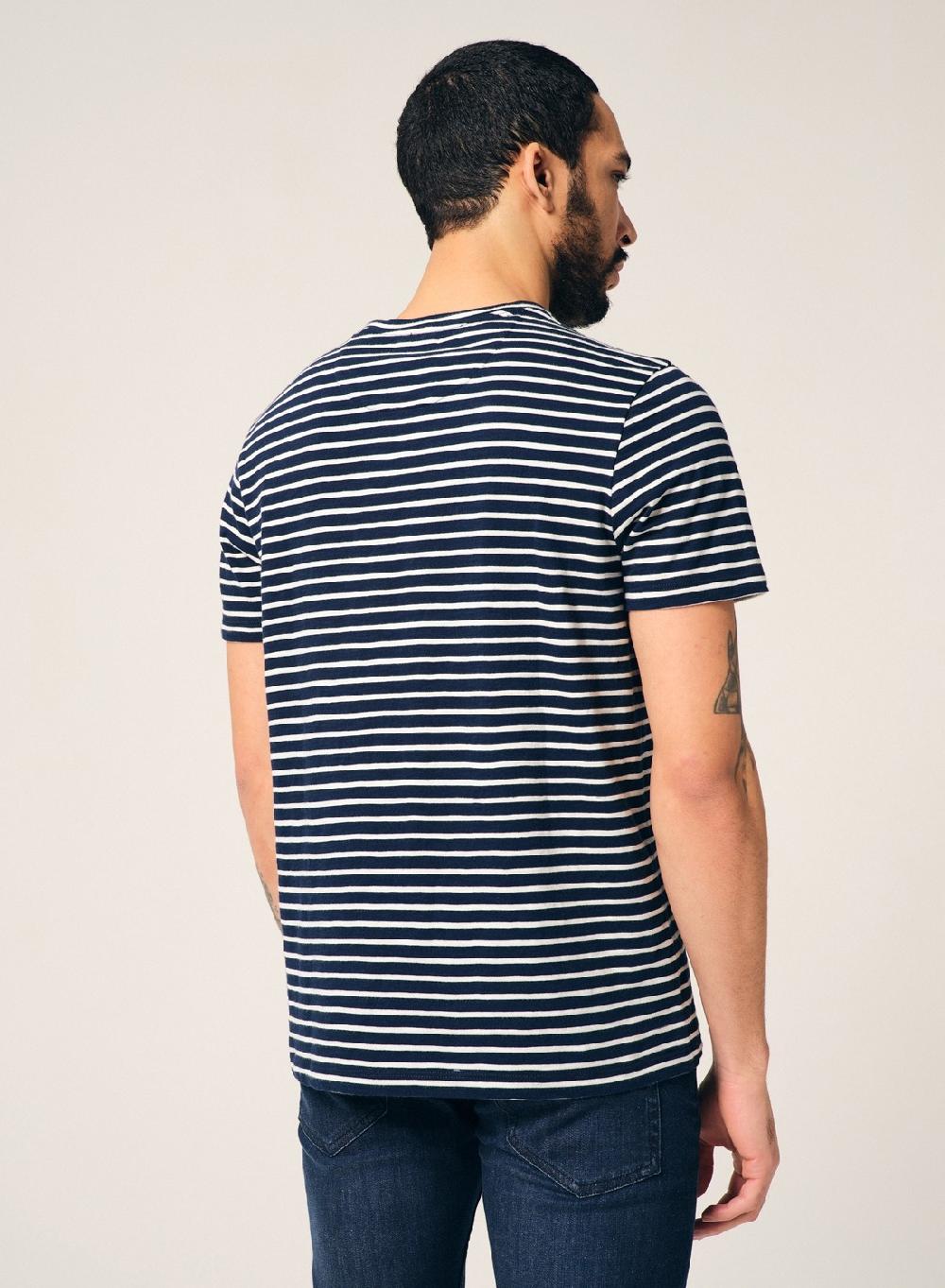 Etiqueta negra Remera cuello U rayas bolsillo manga corta Promoción trimestral