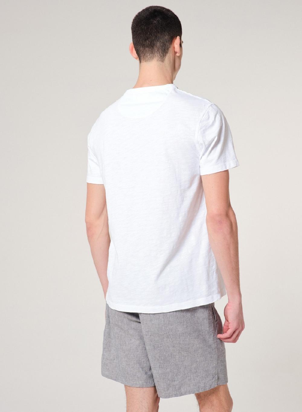 Etiqueta negra Remera cuello u flame con bolsillo pigment dye Limitado a 3 días