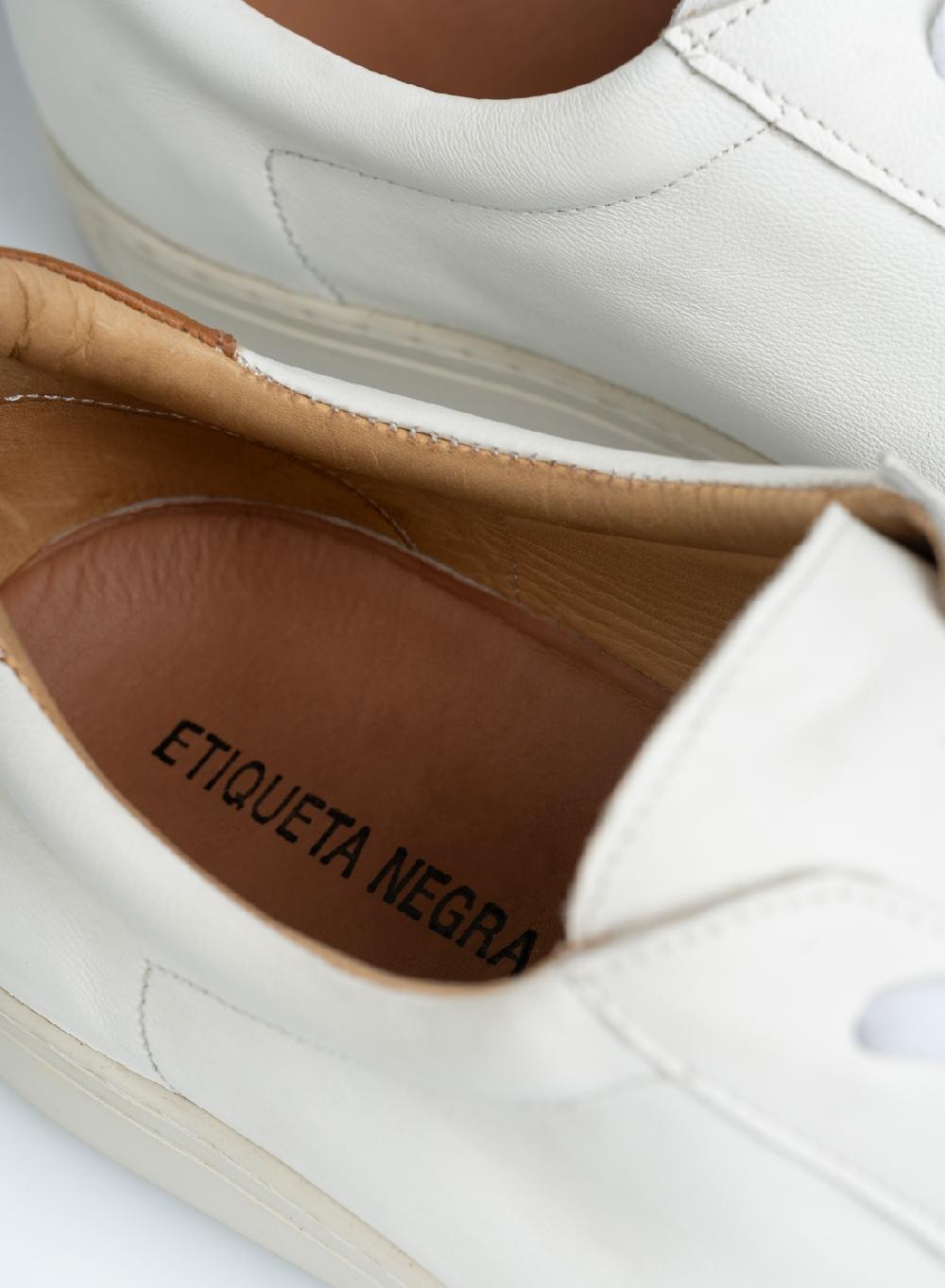 Etiqueta negra Zapatilla urbana vaqueta En oferta