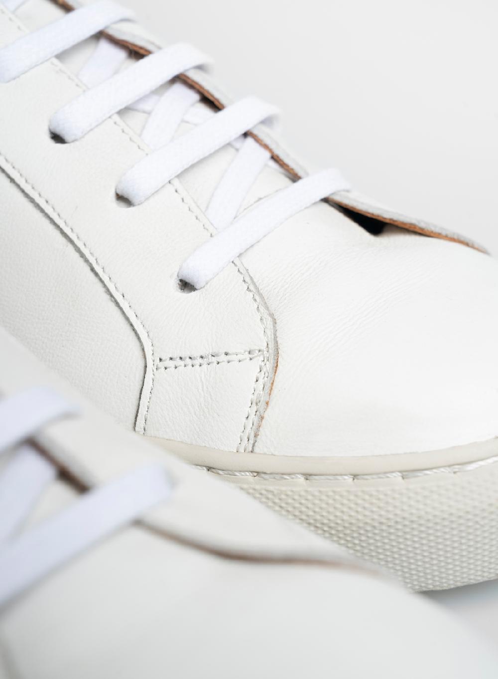 Etiqueta negra Zapatilla urbana vaqueta En oferta