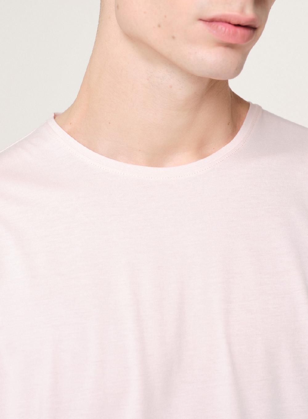 Etiqueta negra Remera luxury cuello U Descuento