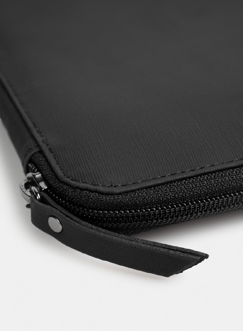 Etiqueta negra Porta Ipad safiano 2025