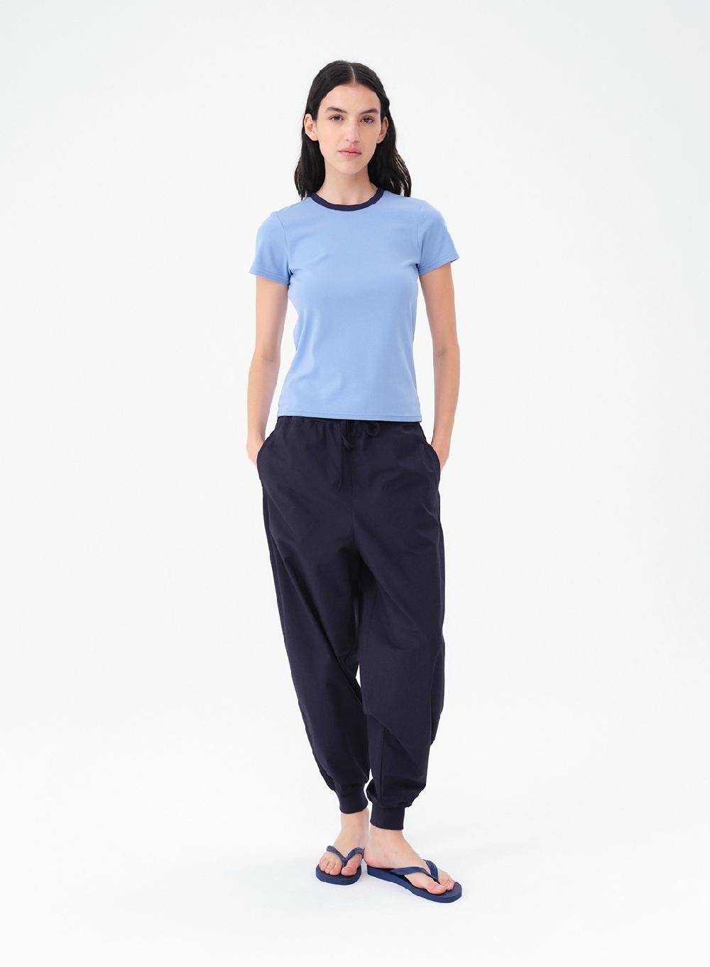 Etiqueta negra Remera rib combinada