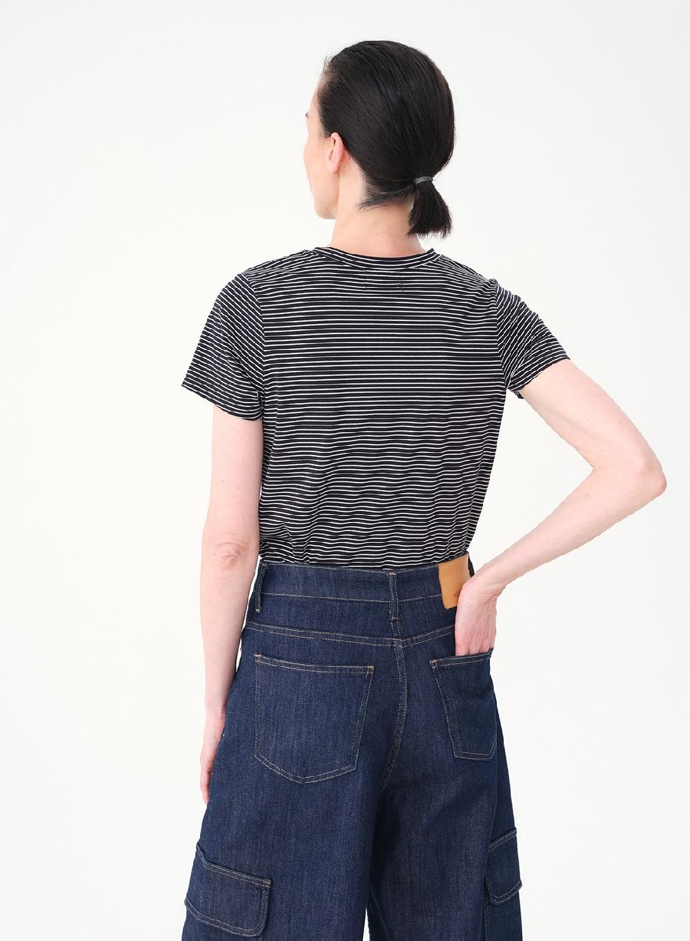 Etiqueta negra REMERA RAYADA ALGODON LYCRA En oferta