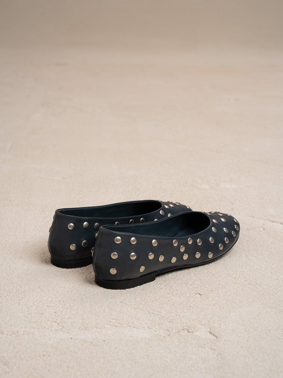 Indi & cold BAILARINA PLANA TACHUELAS Superdescuento
