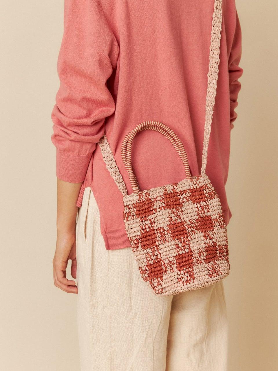Indi & cold BOLSO BOMBONERA RAFIA Precios de Black Friday