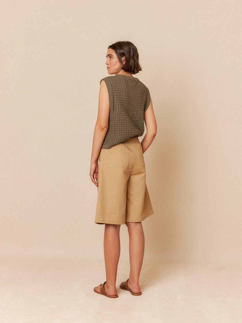 Indi & cold BERMUDA GABARDINA DETALLES CONTRASTE En oferta