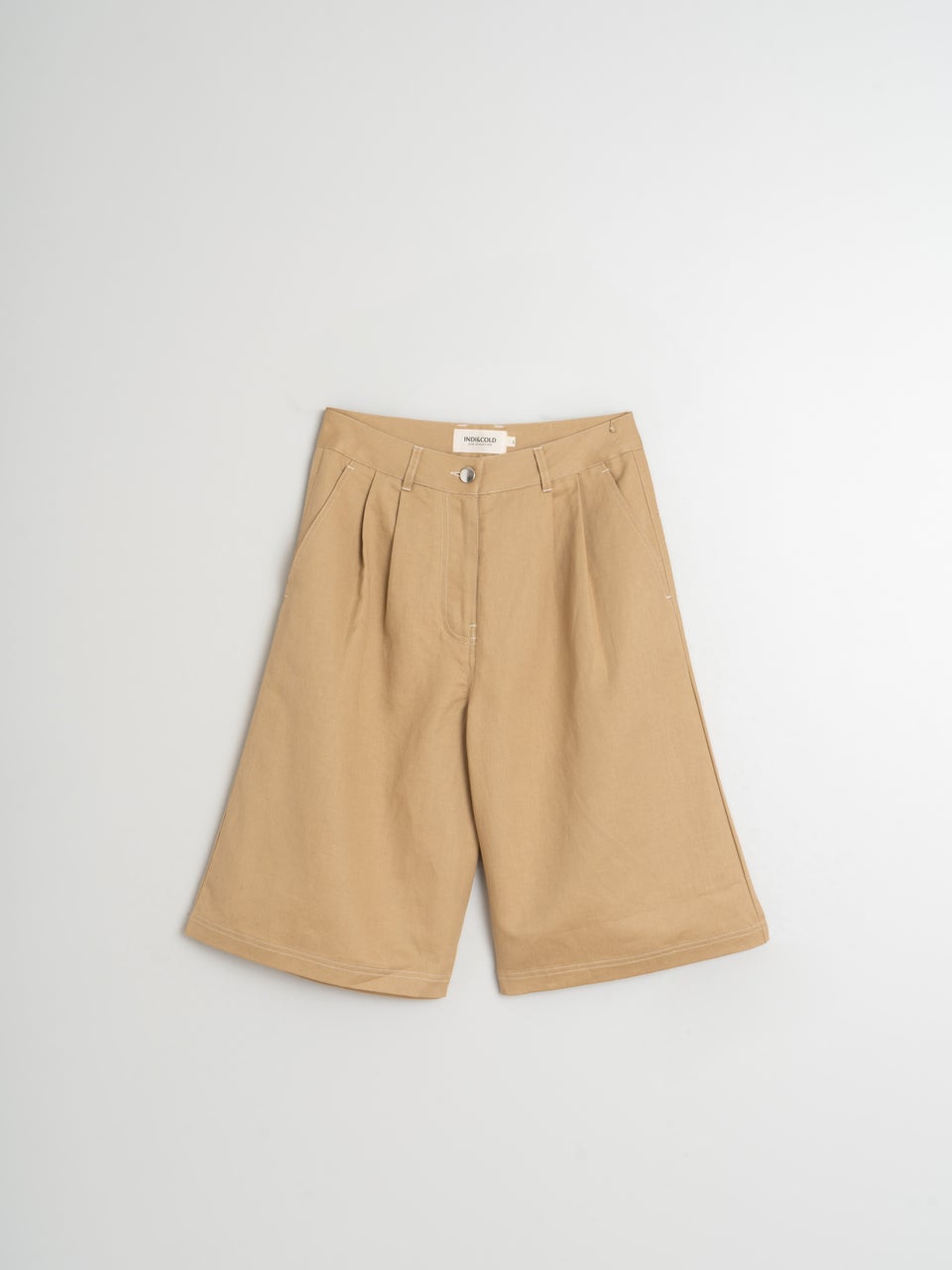 Indi & cold BERMUDA GABARDINA DETALLES CONTRASTE En oferta