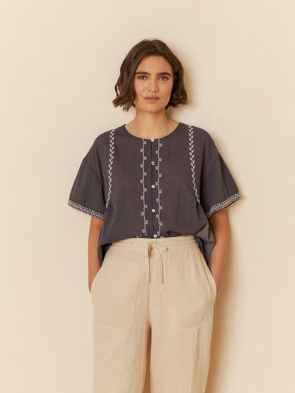 Indi & cold CAMISA TRAPECIO BORDADA