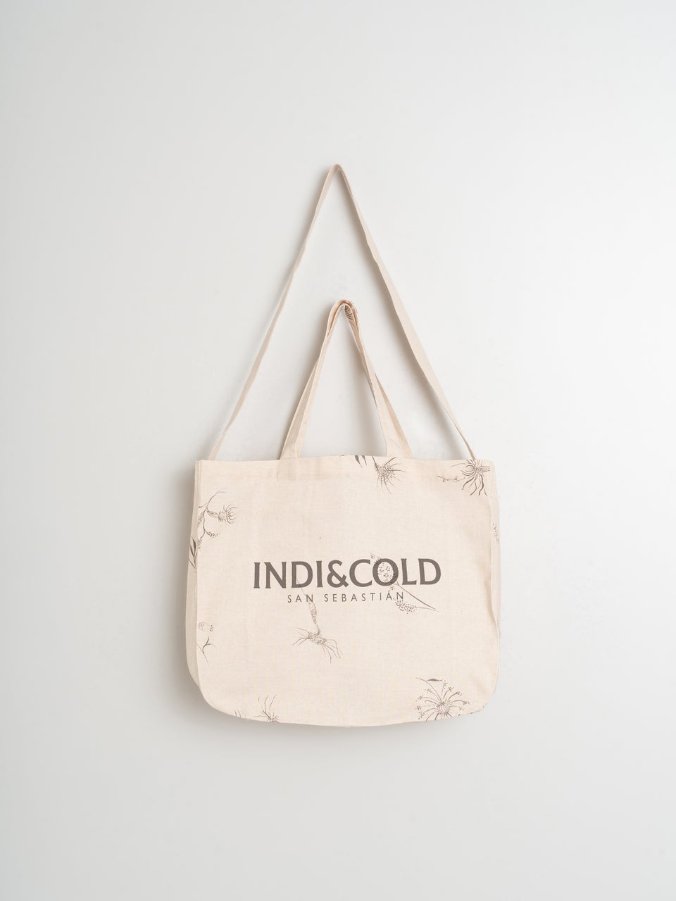 Indi & cold BOLSO SHOPPER FLOR 2025