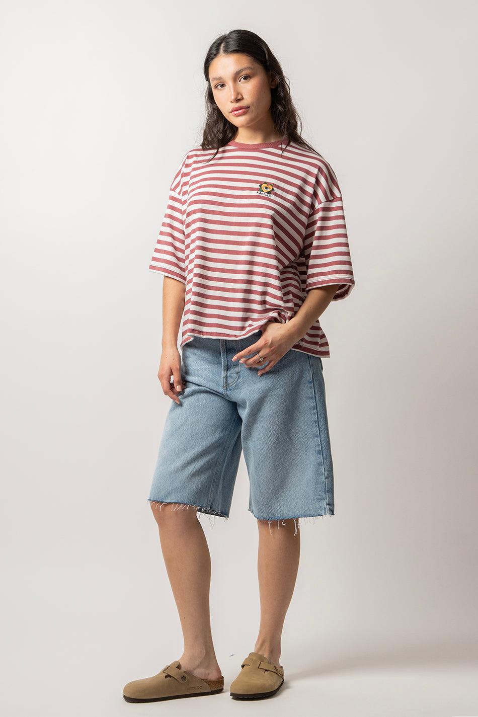 kaotiko Camiseta Burgundy Heart Stripes Venta caliente