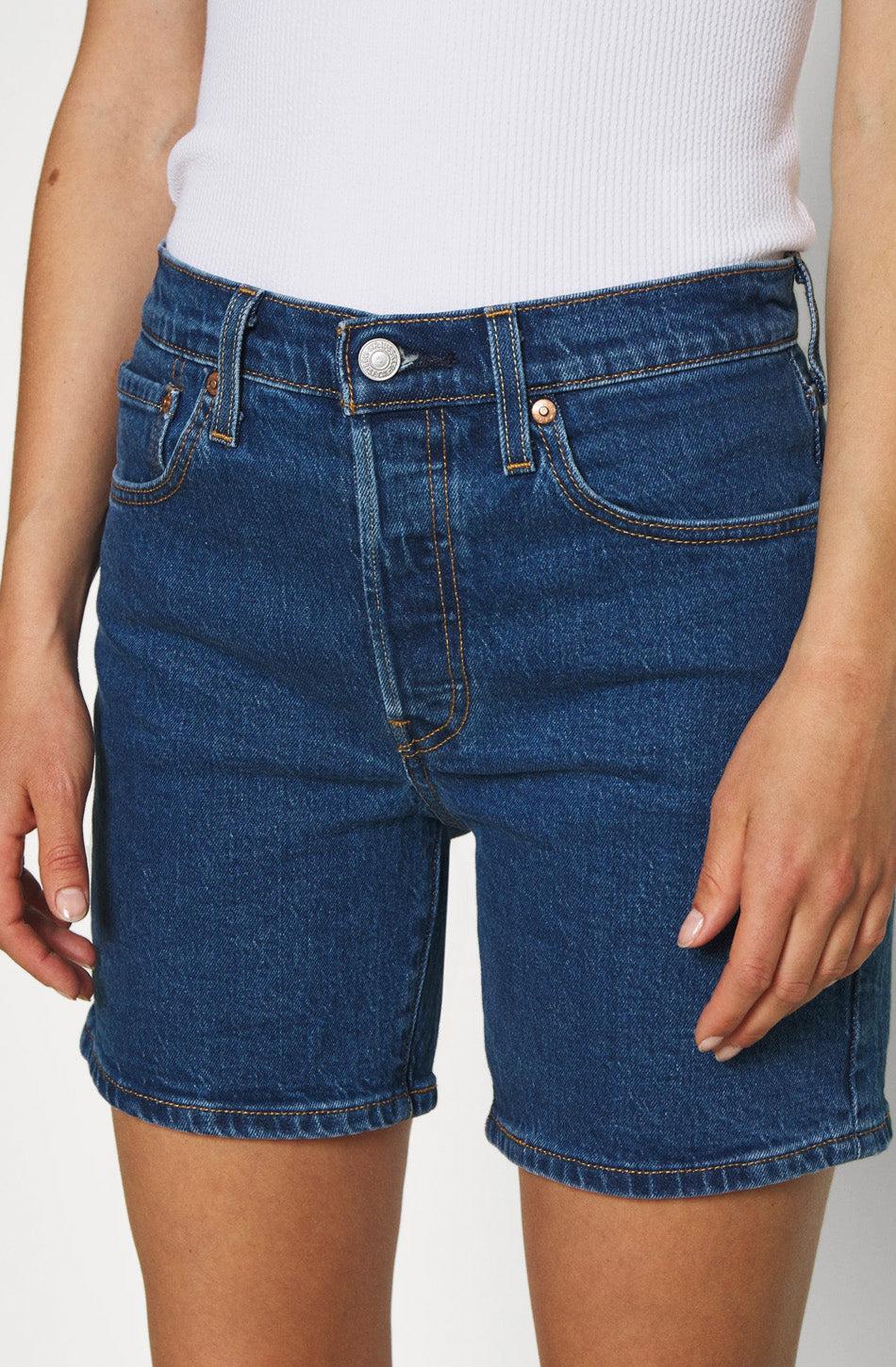 kaotiko Shorts Levi's Mid Thight Blue Devoluciones gratuitas