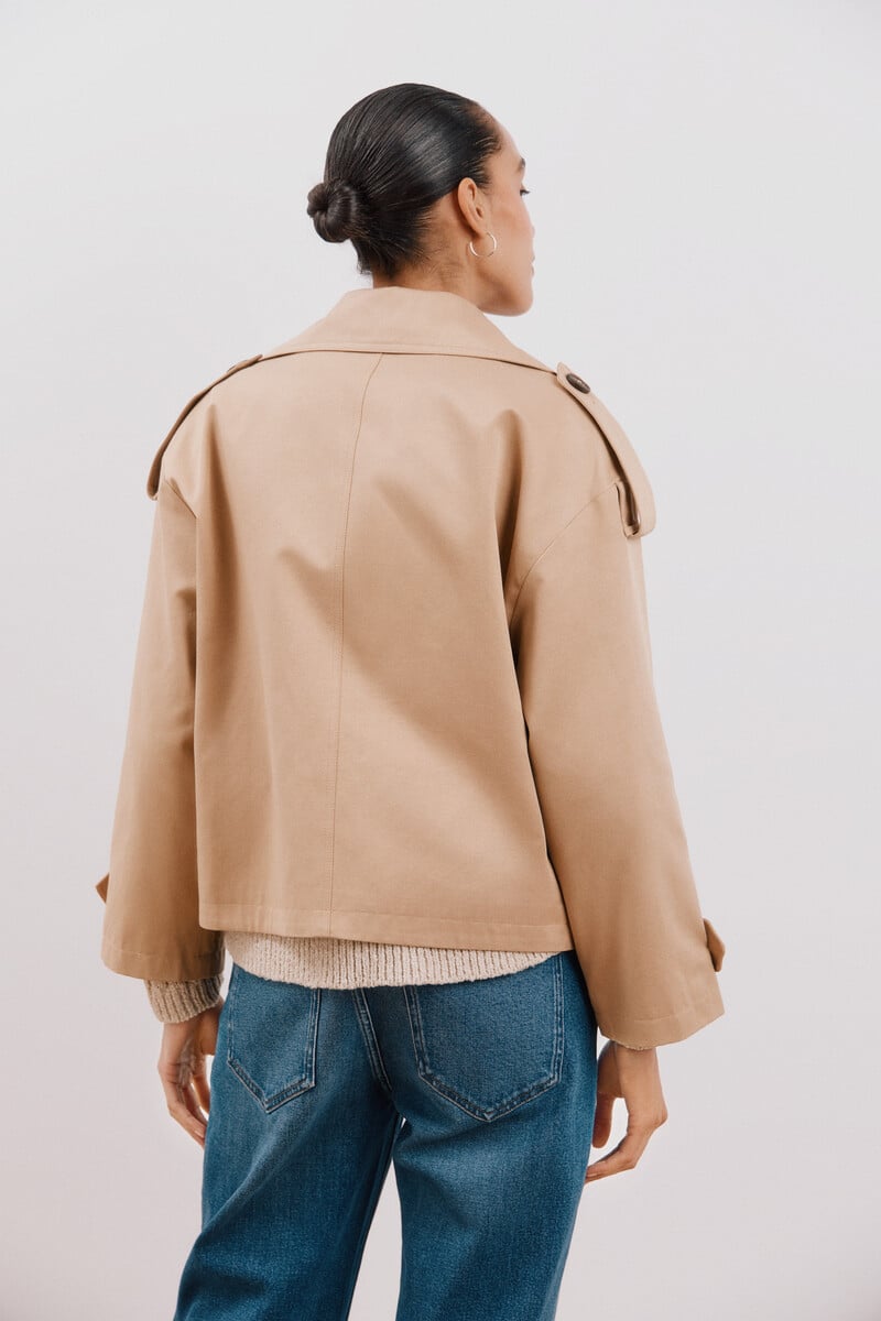 pedro del hierro Gabardina corta Última moda