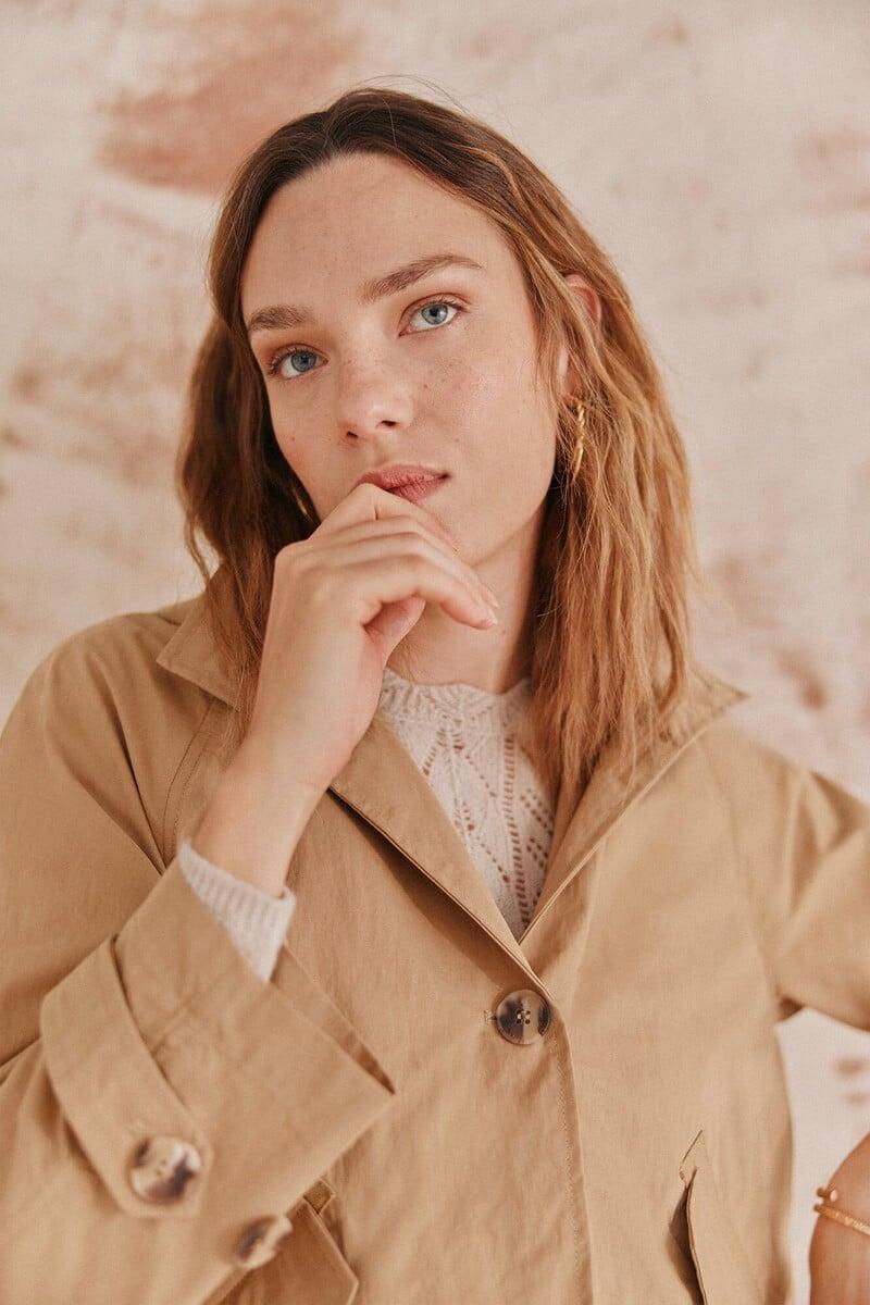pedro del hierro Daniela. Gabardina corta En línea