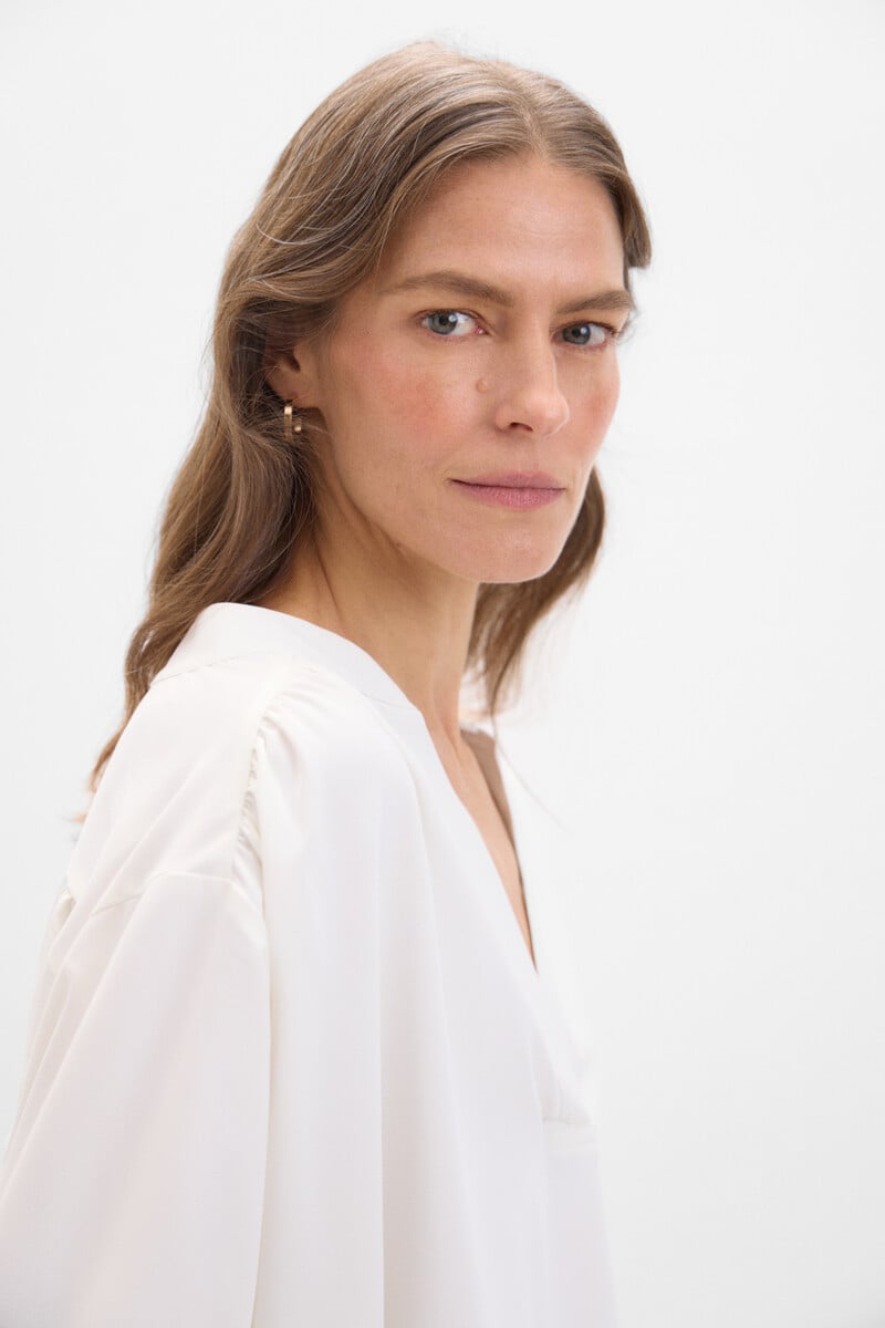 pedro del hierro Blusa fluida blanca 2025