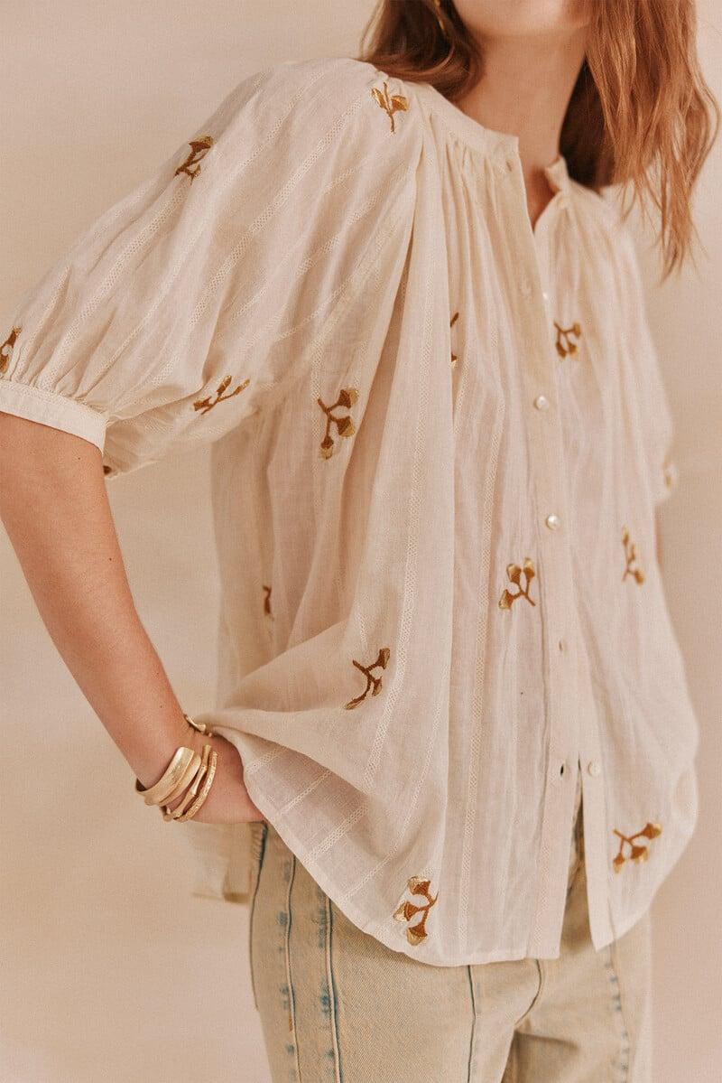 pedro del hierro Gadea. Blusa bordada Envío gratis