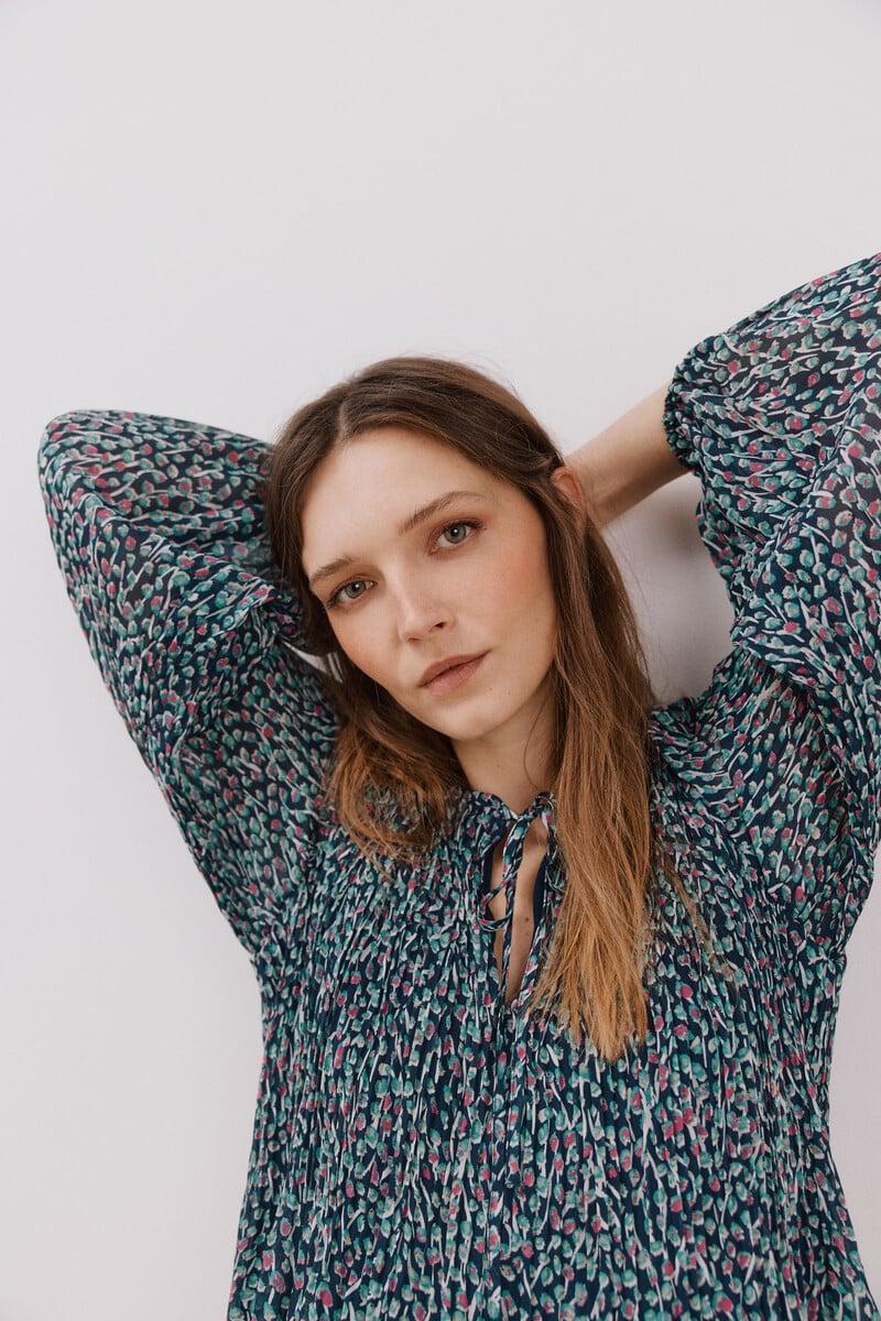 pedro del hierro Blusa plisada escote pico Ofertas de temporada