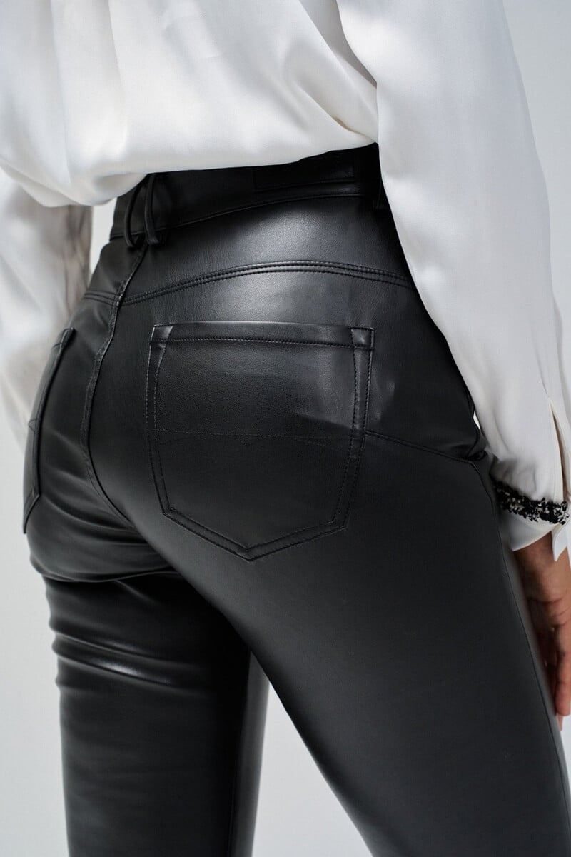 pedro del hierro Pantalones Faith push in flare efecto piel Grandes ahorros