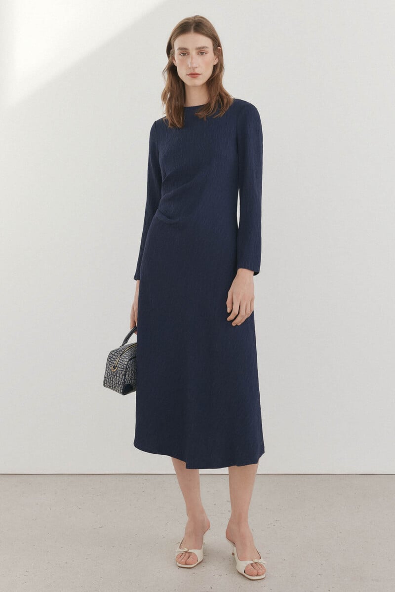 pedro del hierro Vestido estructura manga larga 2025