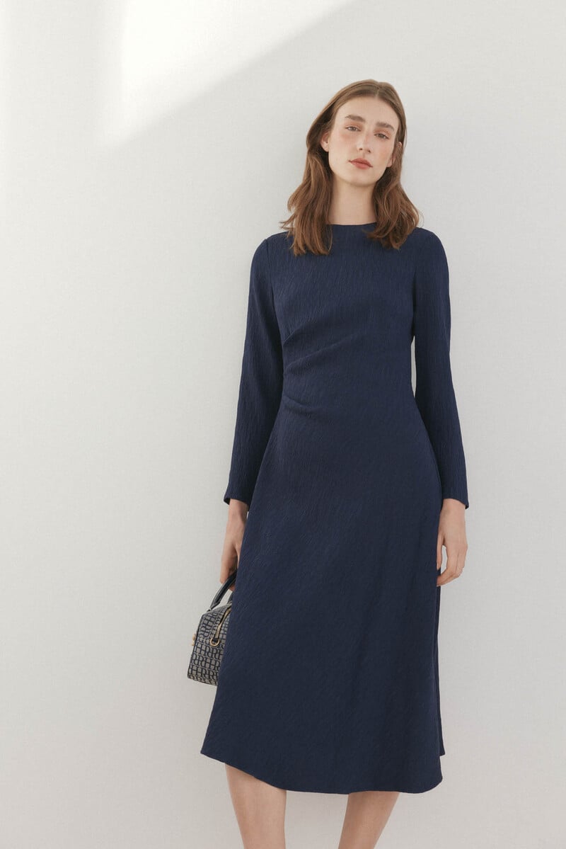 pedro del hierro Vestido estructura manga larga 2025