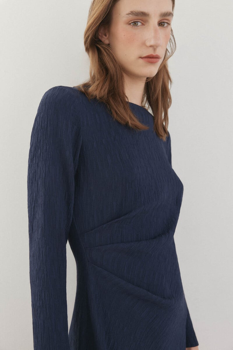 pedro del hierro Vestido estructura manga larga 2025