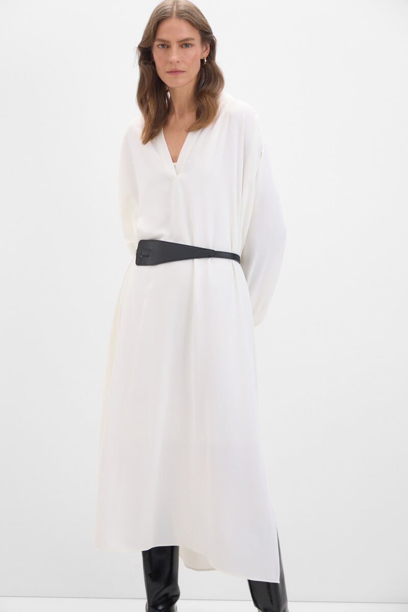 pedro del hierro Vestido negro cinturón Últimos 3 días