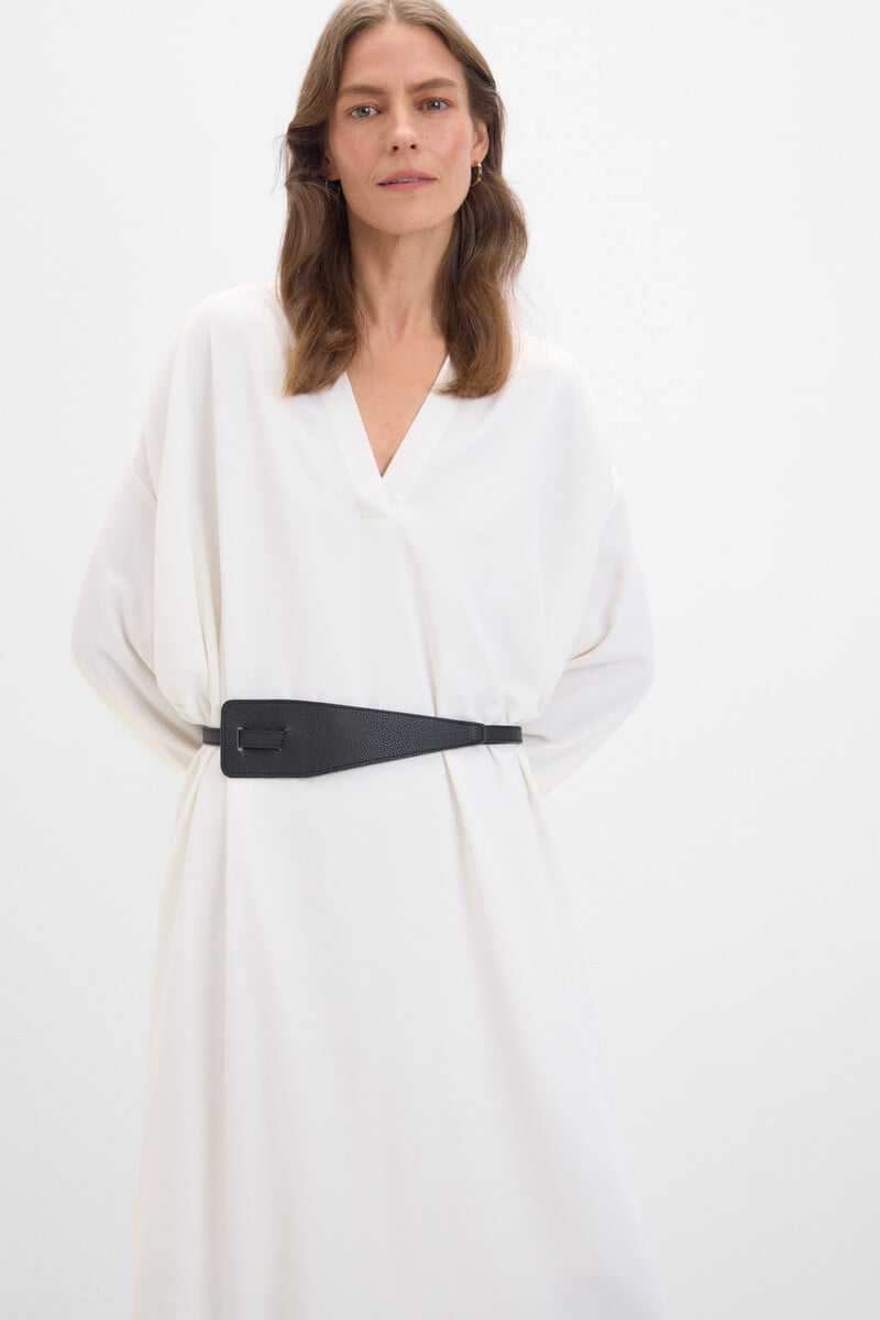 pedro del hierro Vestido negro cinturón Últimos 3 días
