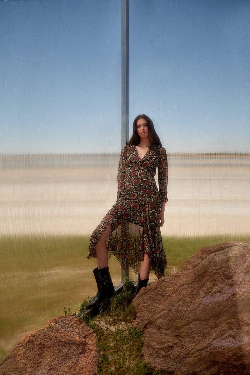 pedro del hierro Vestido estampado serpiente Solo queda un día
