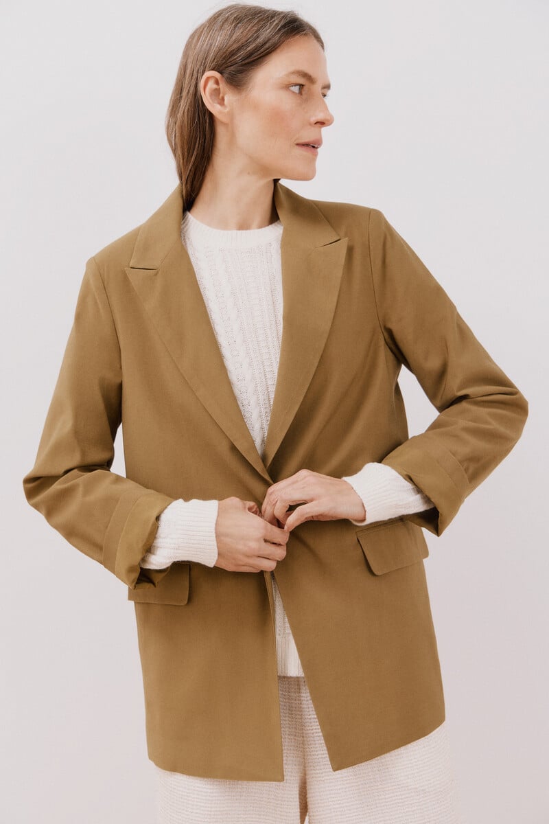 pedro del hierro Blazer ligera En línea