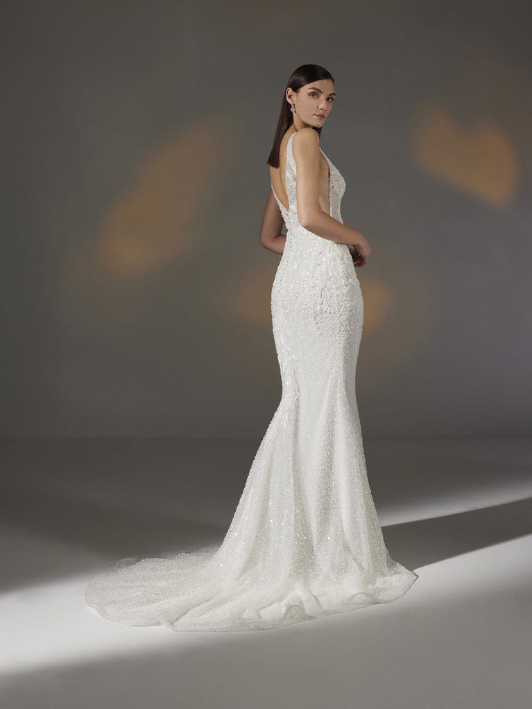 pronovias AYANNA | Vestido de novia sirena con escote de pico Precios de Black Friday