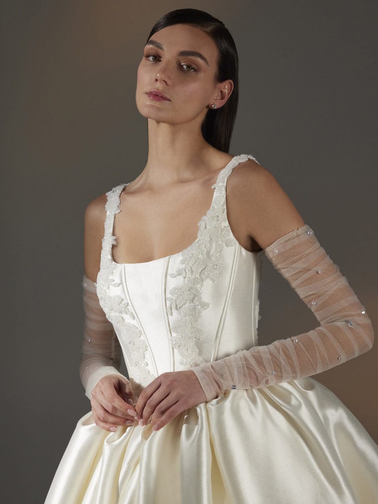 pronovias ALUREA | Vestido de novia princesa con escote cuadrado En oferta