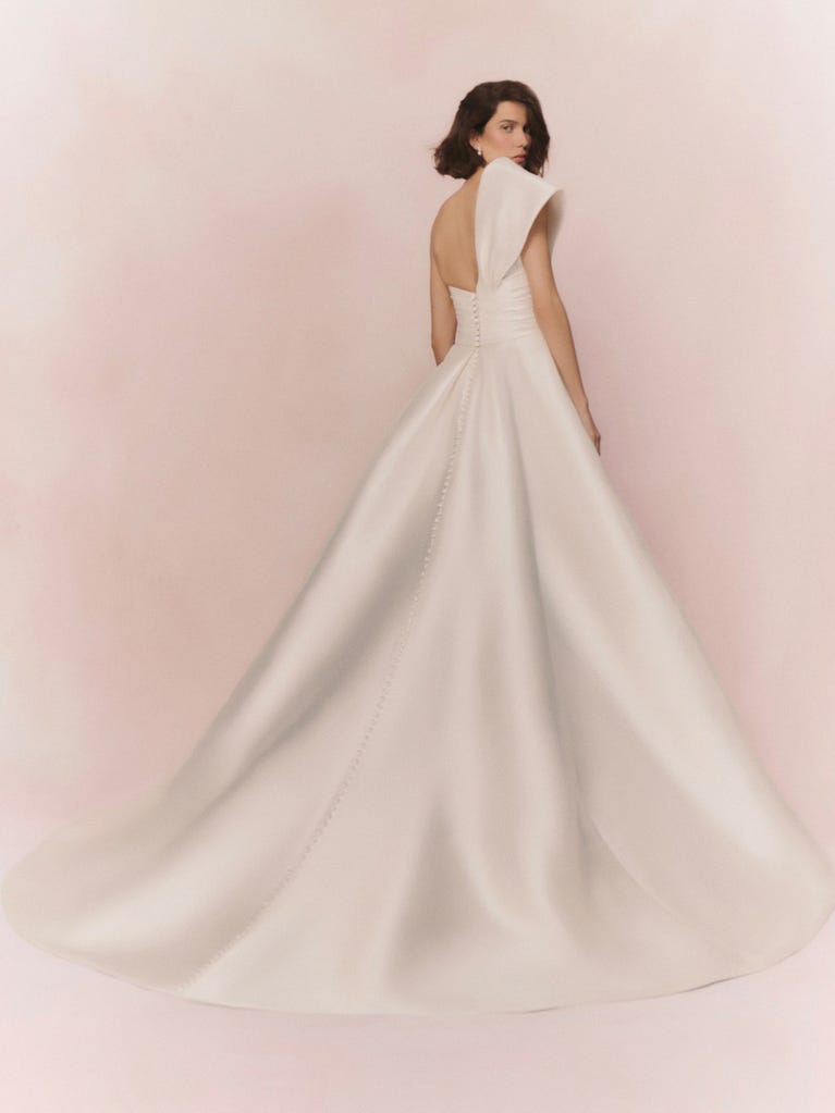 pronovias Vestido de novia con corte princesa y manga corta | Pronovias Outlet